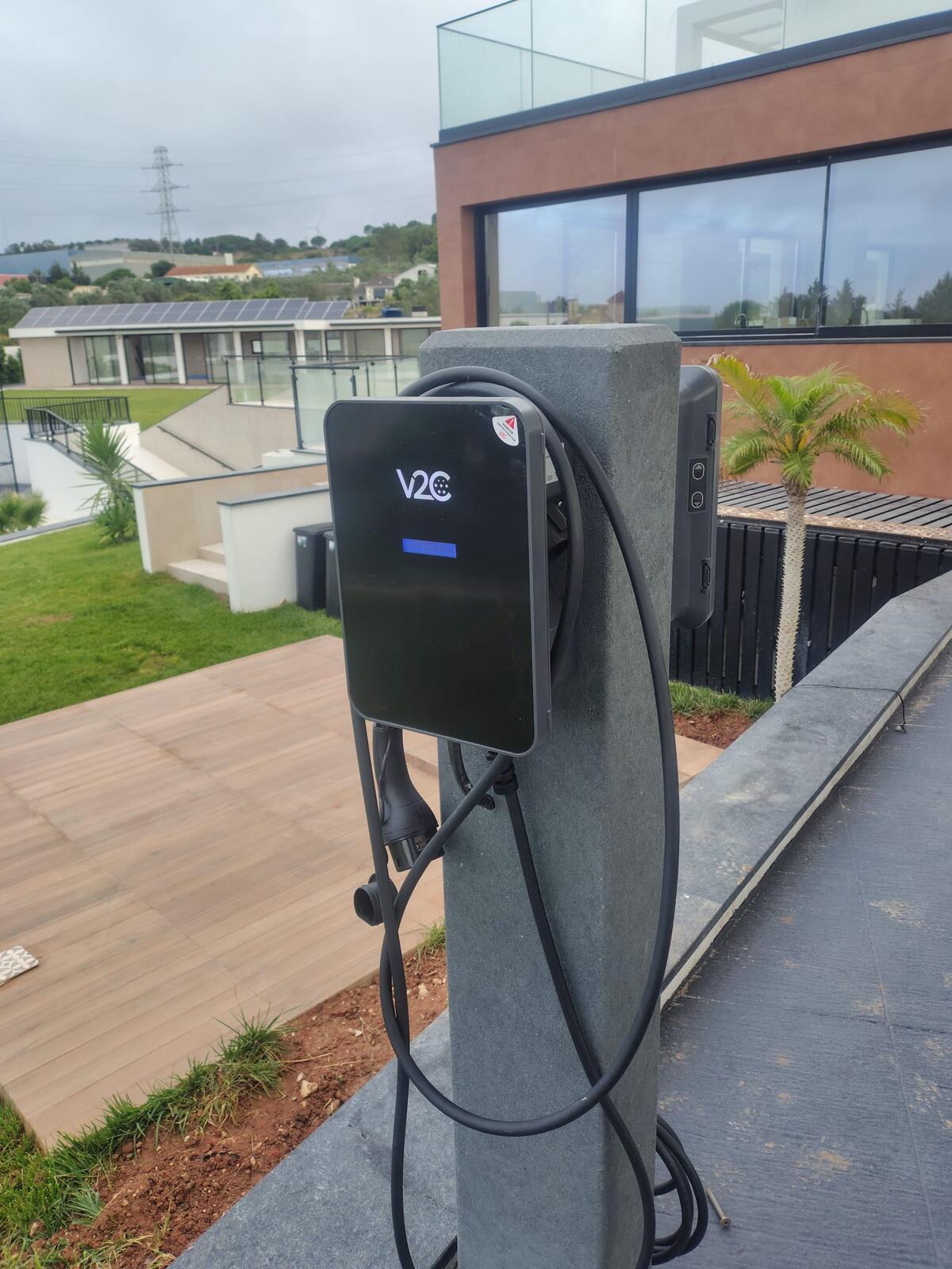 Detalhe da cablagem de potência dos 4 WallBox — Vialonga