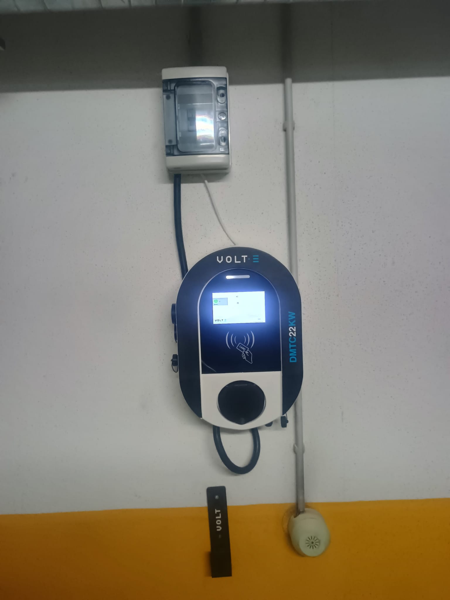WallBox doméstico instalado em lugar de garagem de apartamento